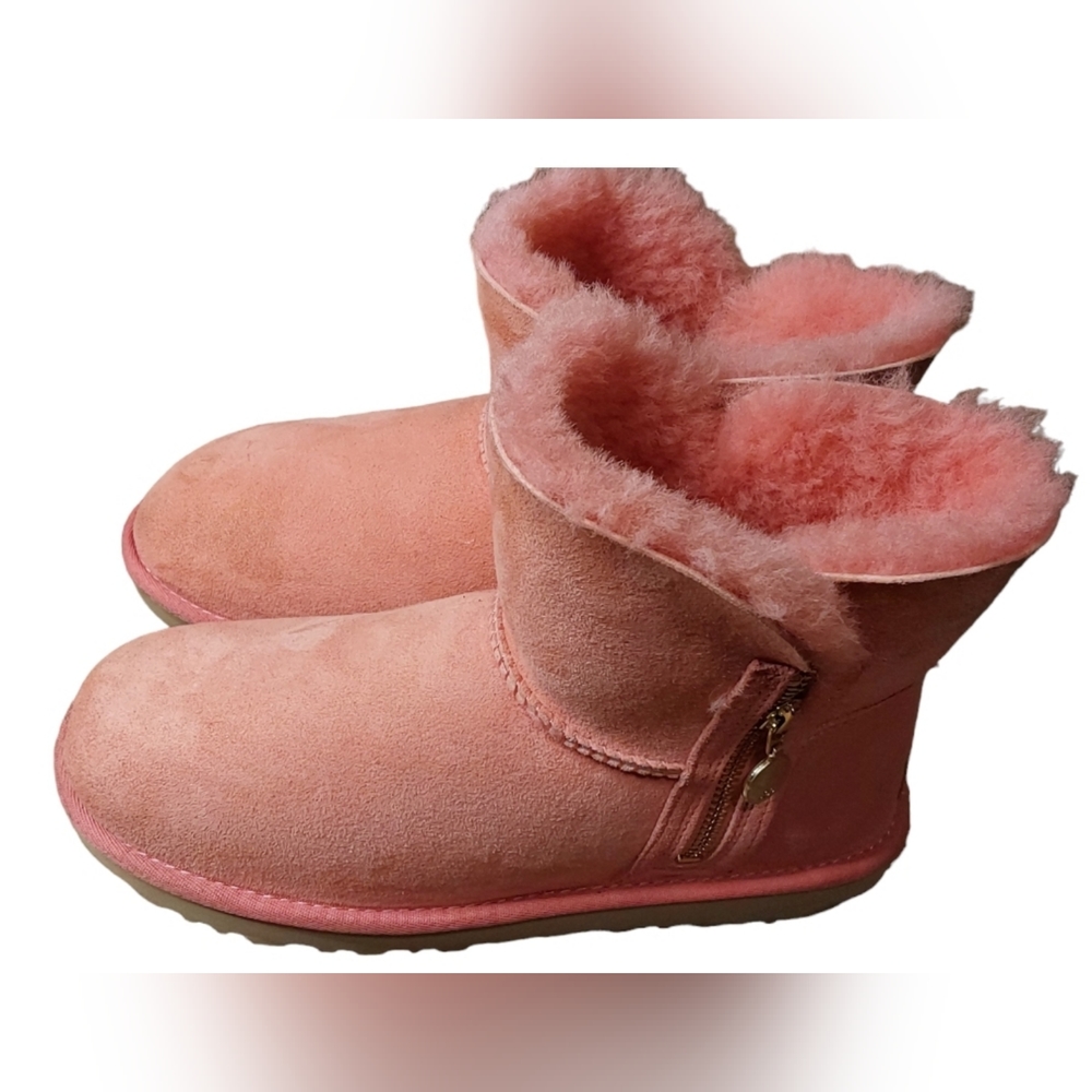UGG PINK CLOUD SUEDE/ SHEEPSKIN BAILEY ZIP MINI BOOTS
